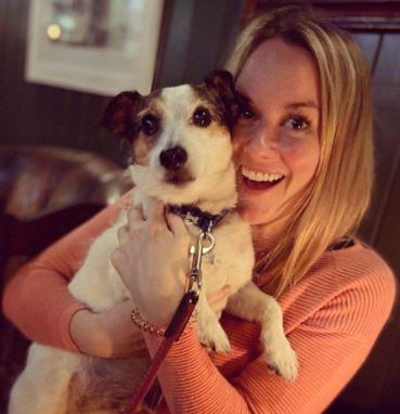 Cerys Morgan is a dog mom.
